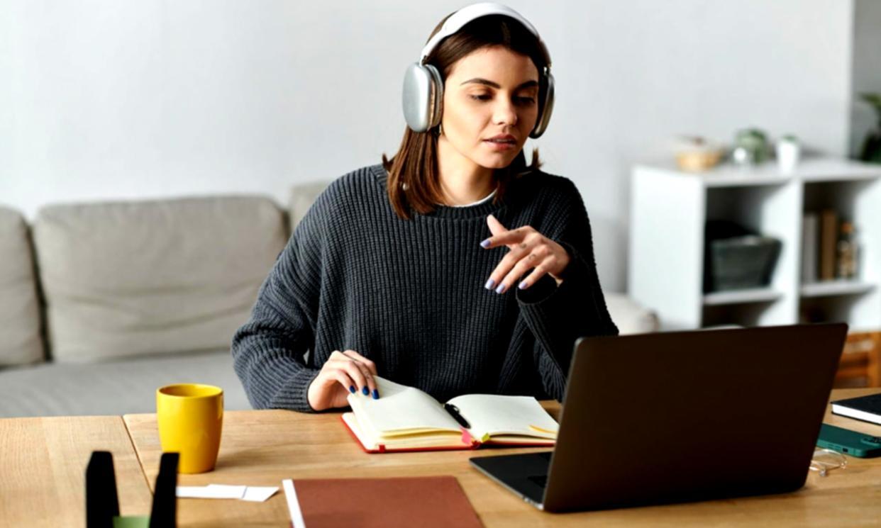 Reprezentare vizuală a modelării scenariilor financiare și planificării alternative